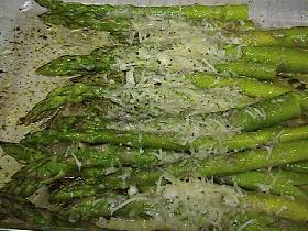 前菜アスパラガスのパルミジャ~ノ焼き de Tanto!