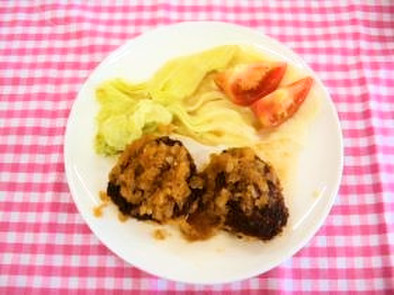 鶏ひき肉とおからのハンバーグ　の写真