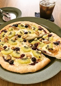 キウイとゴルゴンゾーラの贅沢ピザ