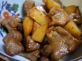 豚肉とじゃがいもの醤油マヨ炒め
