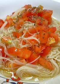 酢がアクセント！トマトそうめん