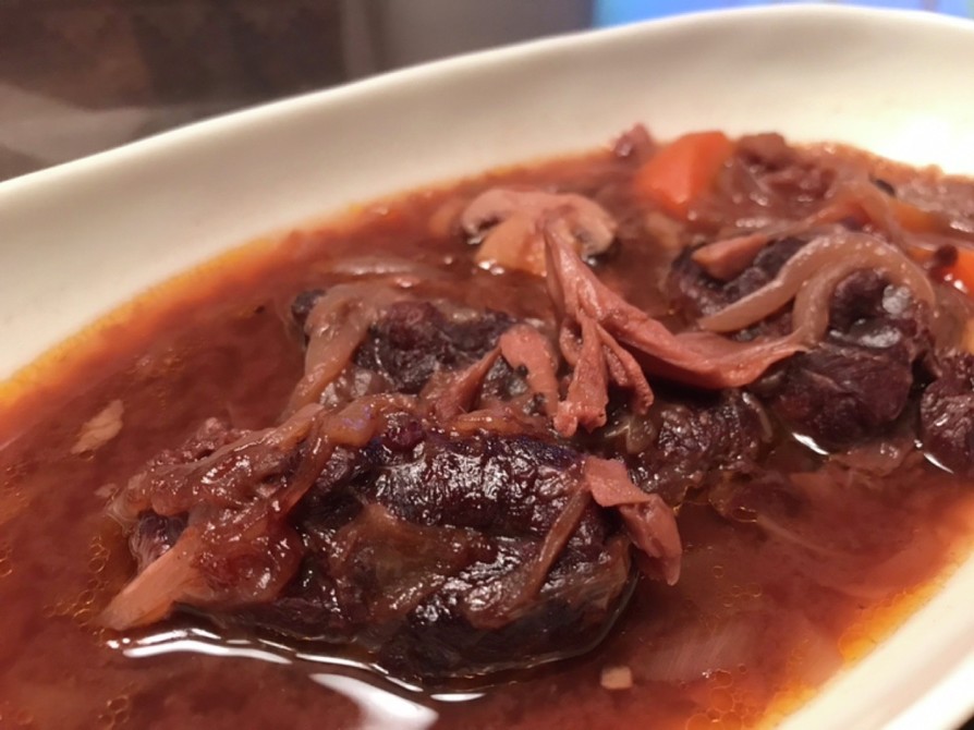 キウイ＆舞茸で柔らか☆牛すね肉赤ワイン煮の画像
