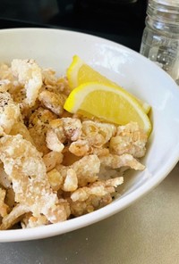 カリッカリ鶏皮丼☆岩塩レモンでガツンと！