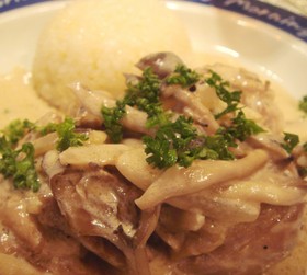 パンにゴハンに◎鶏肉ときのこのクリーム煮