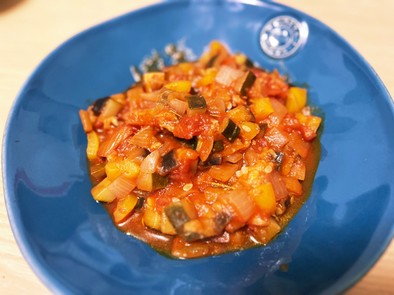 トマト缶で作るラタトゥイユの写真