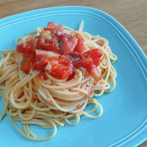 生トマトで作る◎ベーコントマトパスタ