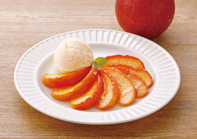 サワークリームアイスクリームのキャラメリゼ洋梨コンポート添え レシピ