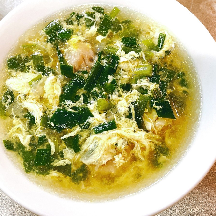 ニラと焼売の中華スープの画像