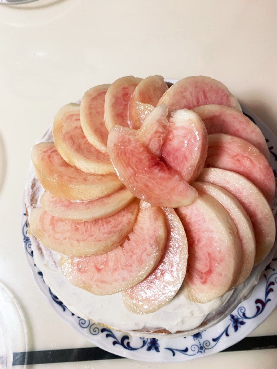 桃のヨーグルトクリームケーキ♪18cmの画像