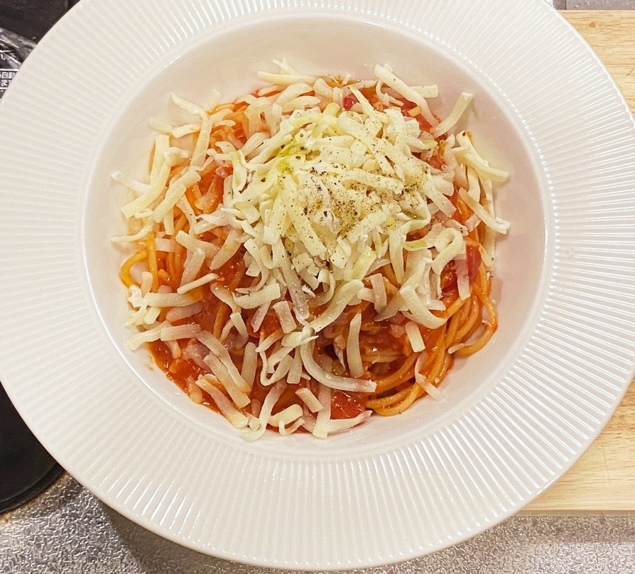 トマトとチーズたっぷりのワンポットパスタの画像