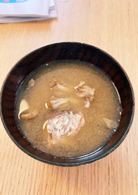 鯖の水煮缶と舞茸のお味噌汁