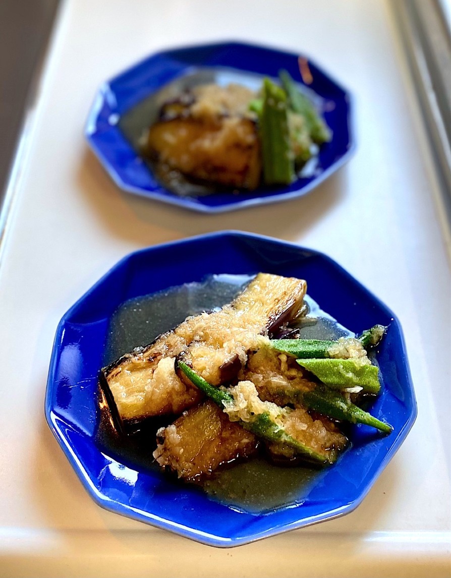 焼いた茄子と茹でたオクラの大根おろし浸しの画像