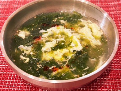 あおさと卵の韓国風スープの写真