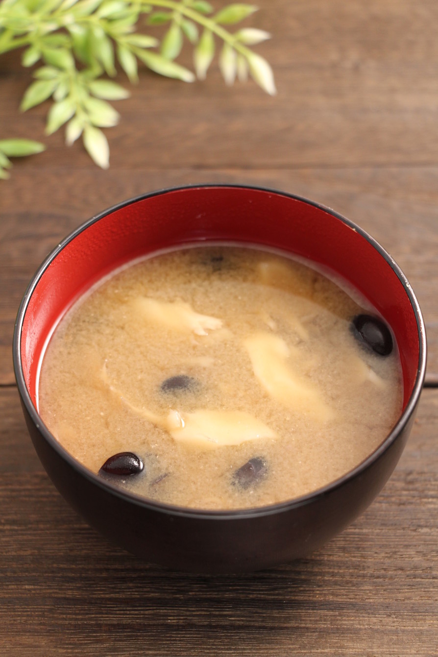 簡単！黒豆と舞茸のお味噌汁の画像