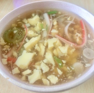 卵豆腐とカニカマの和風スープの写真