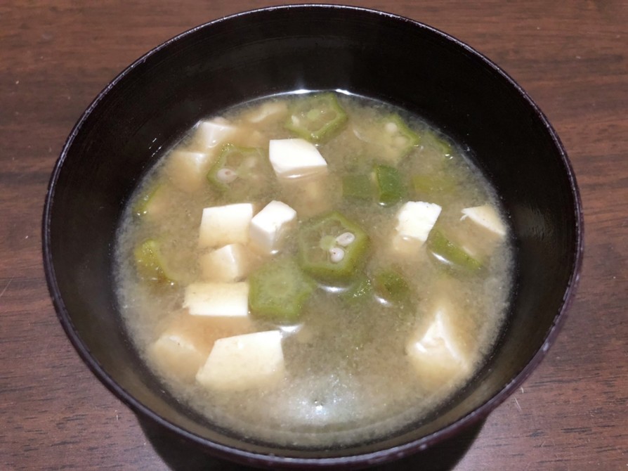 とろ〜り【オクラと豆腐の味噌汁】の画像