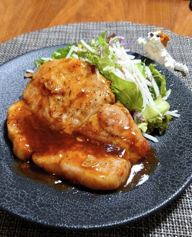 ガッツリ肉料理　ニンニクトンテキの写真