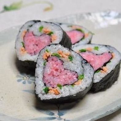 ハートの巻き寿司♡バレンタインの写真