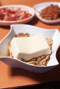 ひき肉ときのこのあんかけ豆腐