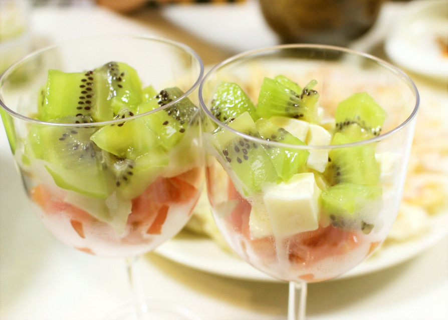 カプレーゼ風グラスサラダ by haraya 【クックパッド】 簡単おいしいみんなのレシピが394万品