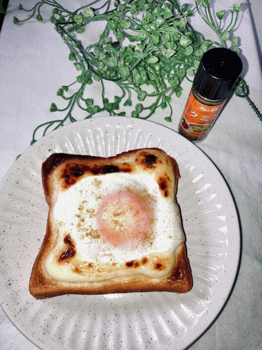 クミン風味の卵トーストの画像