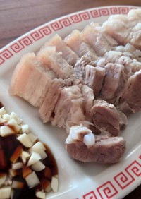 豚バラとにんにく台湾風ソース（蒜泥白肉）
