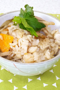 【美人レシピ】鶏肉と根菜の炊き込みご飯