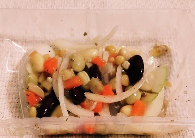 «スライス玉葱･豆サラダ»の写真