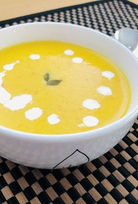 お鍋１つで簡単！濃厚かぼちゃスープ