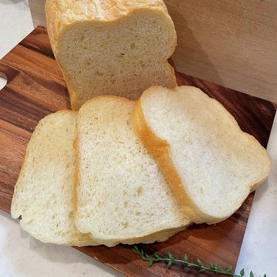 HB 柔らかバゲット生地の食パンの写真