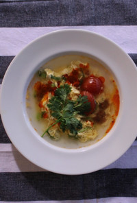 グルテンフリー卵とトマトのスープ