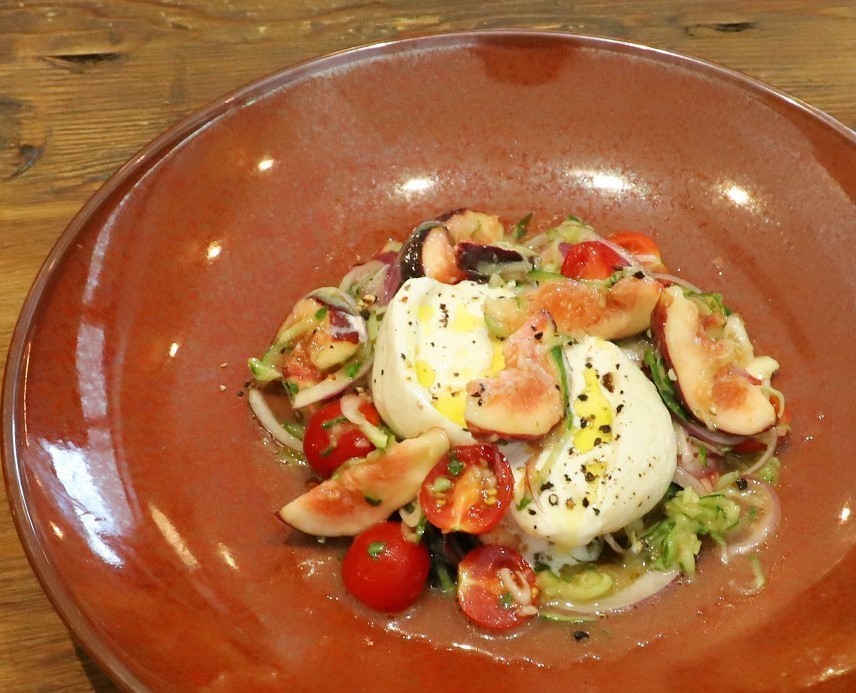 ベーコンとブリュッセルのブッラータブリトーのレシピ