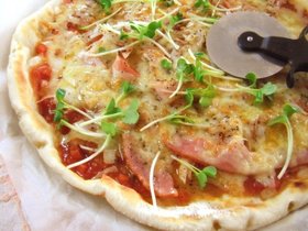 クッキングシートでオーブンいらずのピザ★
