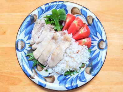 鶏もも肉の炊き込みご飯（海南鶏飯）の写真