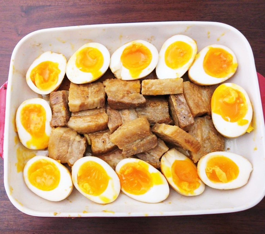 Adobo （アドボ）と煮卵の画像