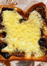 海苔の佃煮とチーズの甘じょっぱトースト