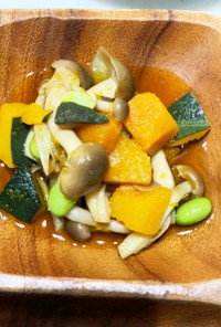 冷凍かぼちゃ&むき枝豆とキノコの煮物