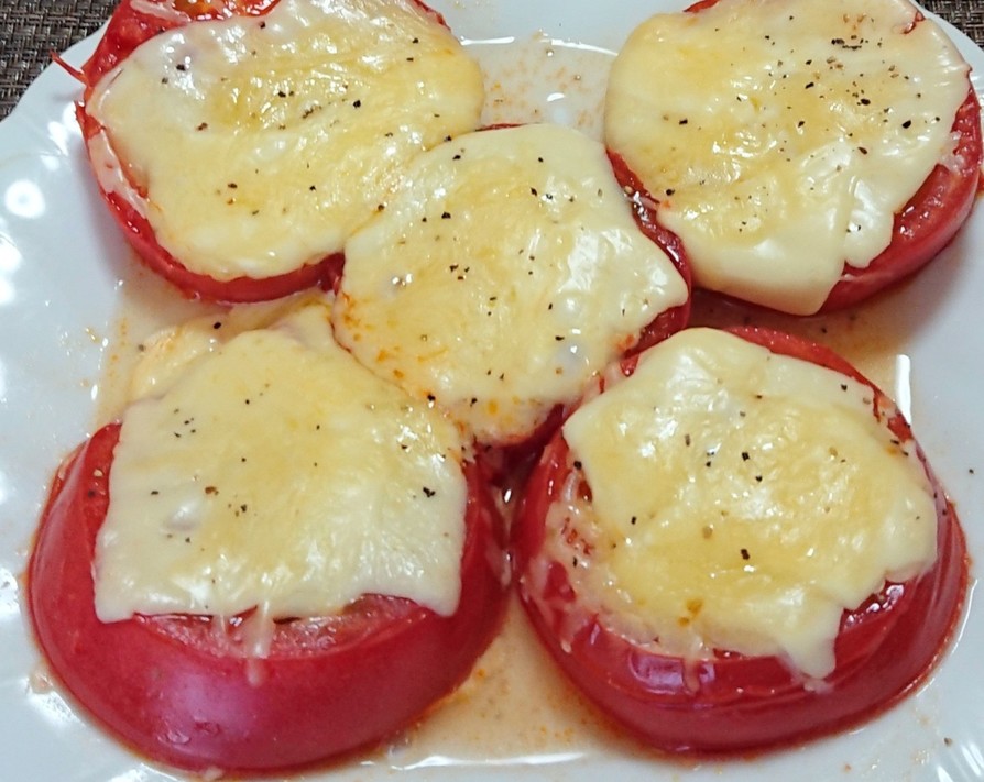 ガーリック、チーズ、トマトのひと口パンのレシピ