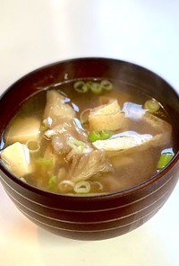 舞茸（きのこ）と豆腐のお味噌汁