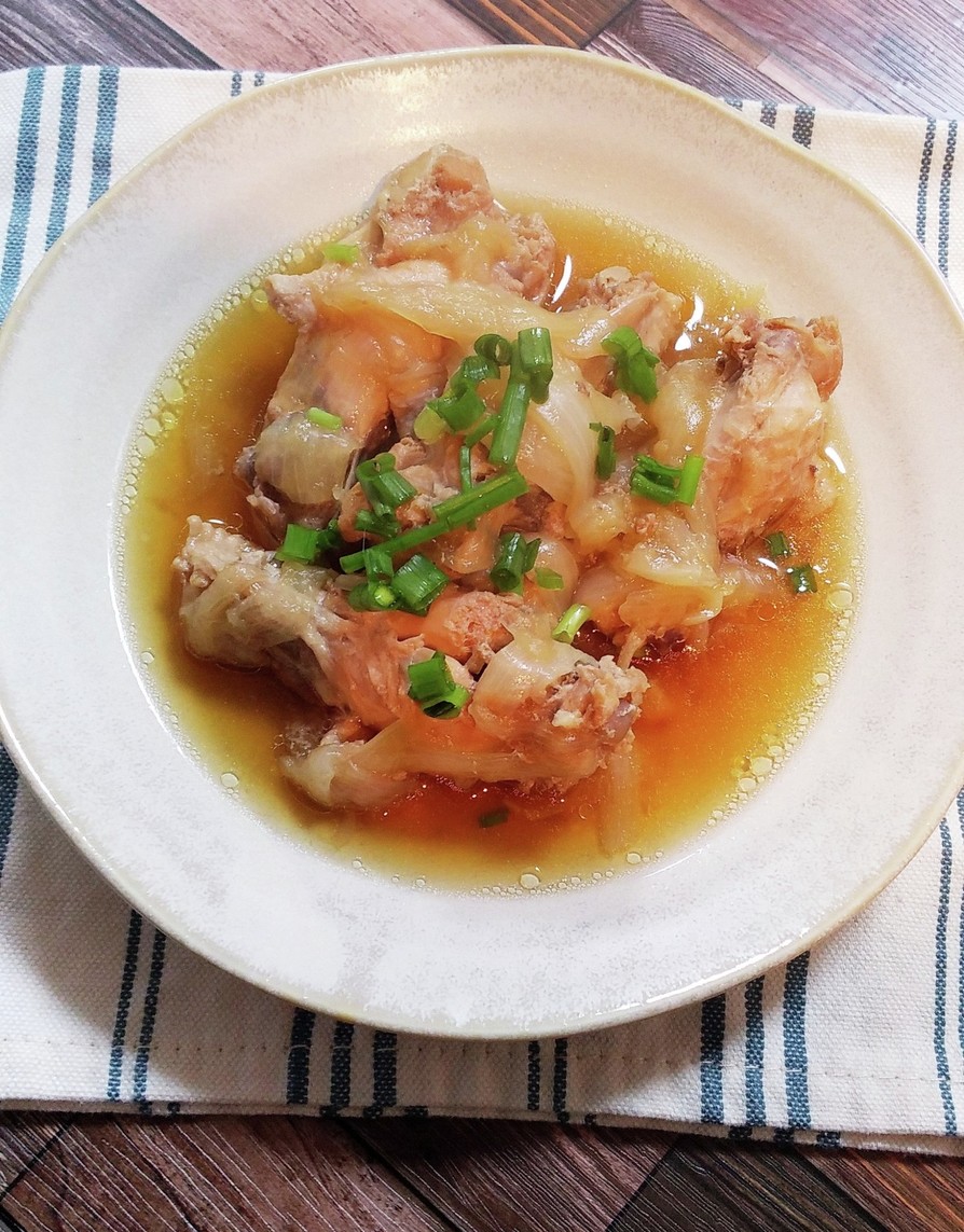 トロトロ玉ねぎと鶏手羽の煮物の画像