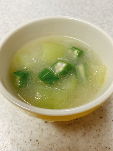 ずいきとオクラで簡単中華スープの写真