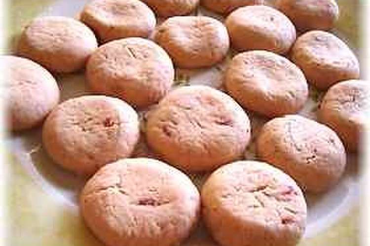 ピンクの いちごクッキー レシピ 作り方 By Kouyoshi クックパッド 簡単おいしいみんなのレシピが367万品