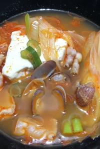 韓国料理の定番【スンドゥブチゲ】