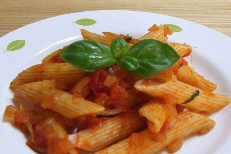 ペンネとトマトソースの仲良しこよし レシピ 作り方 By みー０３ クックパッド 簡単おいしいみんなのレシピが364万品