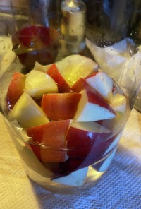 りんごと水と時間だけ。自家製リンゴ酢。