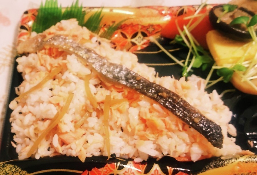 “旨々皮付き焼き鮭弁当丼”金平ふりかけの画像