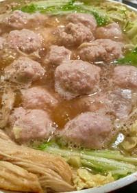 ボリューム満点★豚団子の胡麻味噌鍋