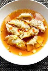 ゴーヤ水餃子　エスニック醤油スープ