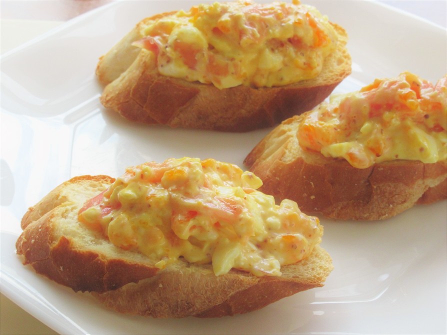 生ハムと茹で卵とクリームチーズのバゲットの画像