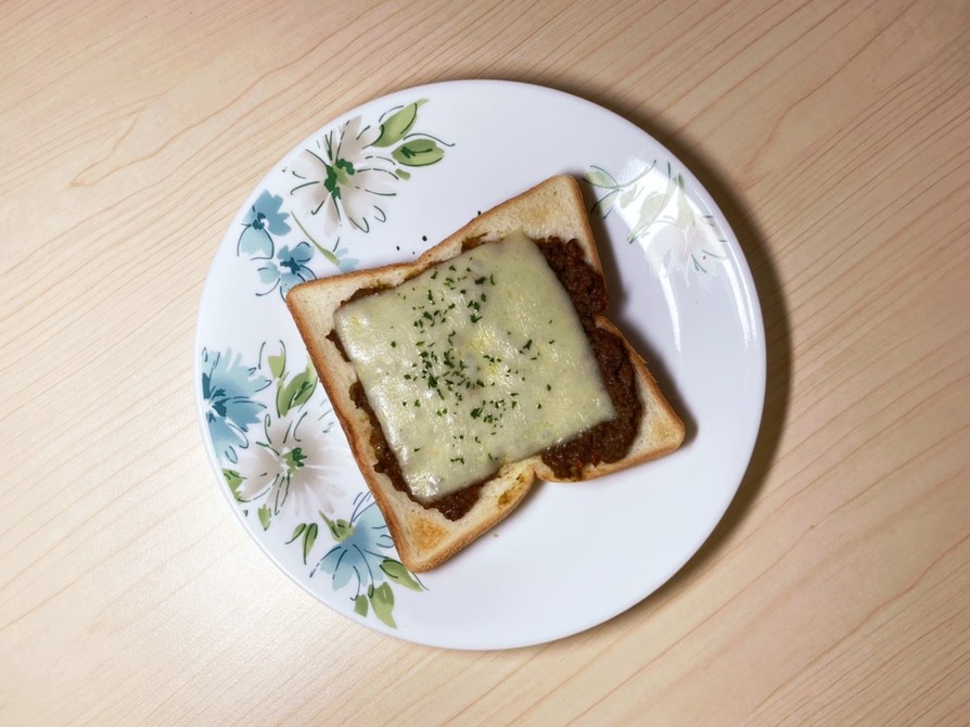 朝食に！カレーチーズトーストの画像